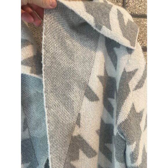 Cozy Gray & White Houndstooth Open Front Cardigan With Pockets - Picture 4 of 10